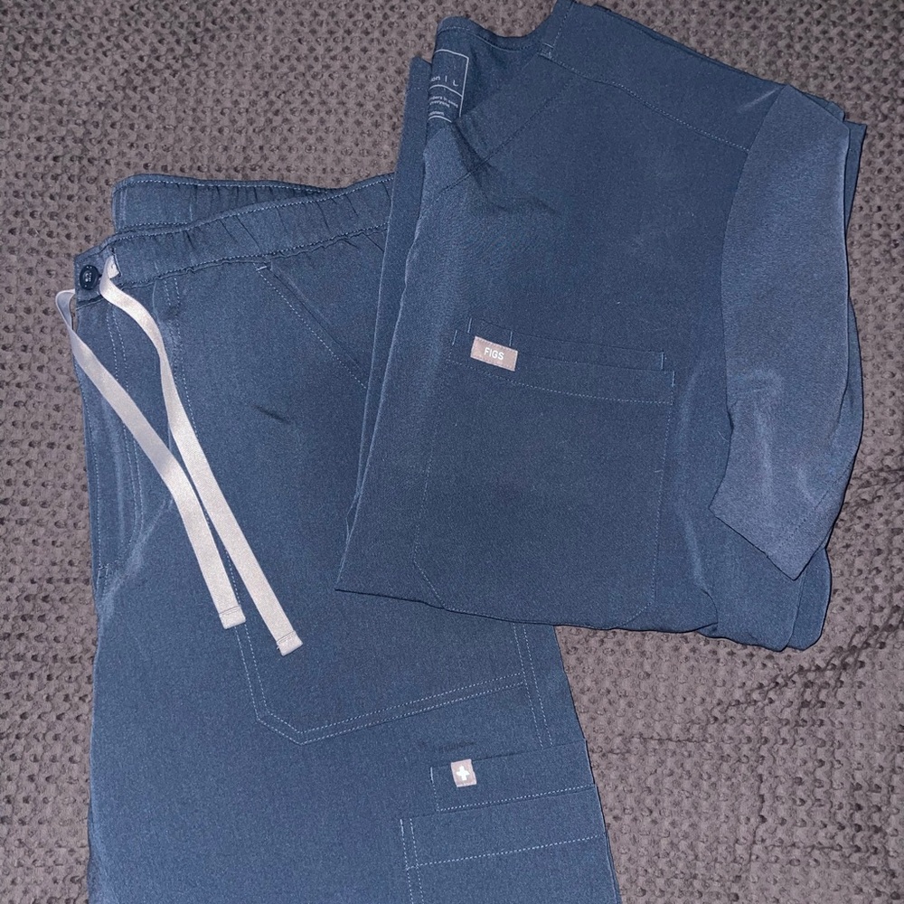 FIGS Dark Harbor scrub set size LARGE